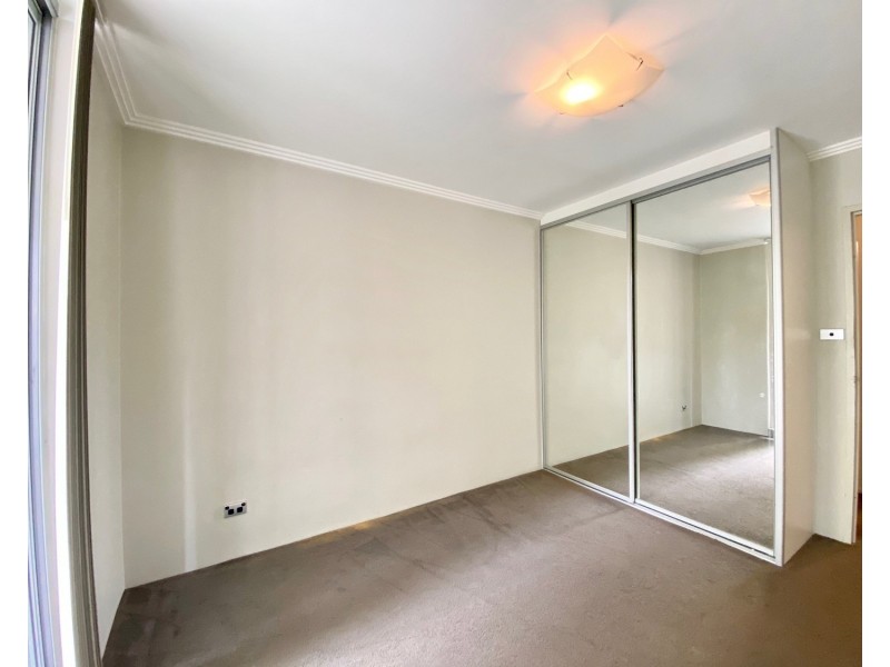 1/4B West Terrace, Bankstown NSW 2200