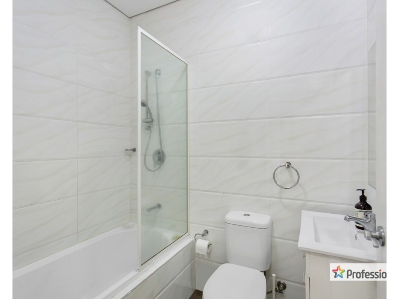 16/27 Reynolds Avenue, Bankstown NSW 2200