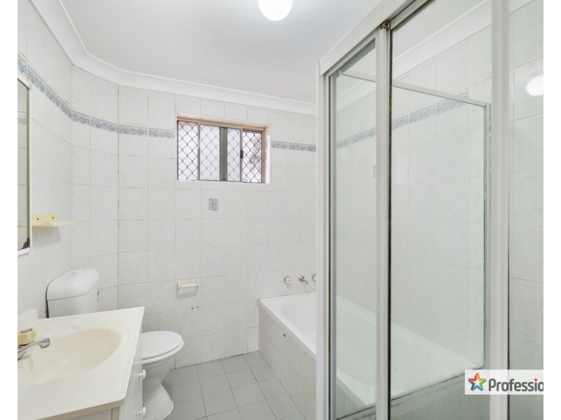 2/2-4 Myrtle Road, Bankstown NSW 2200