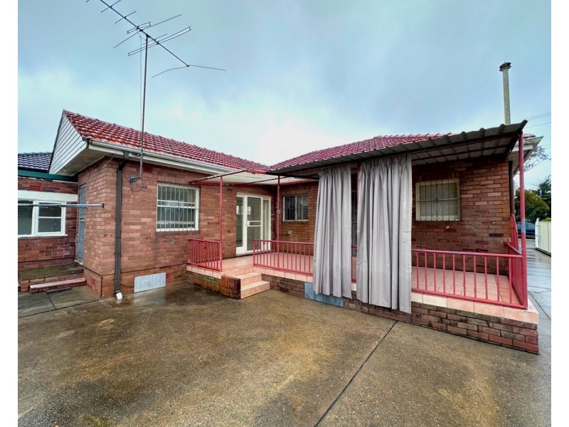 105 Norfolk Road, Greenacre NSW 2190