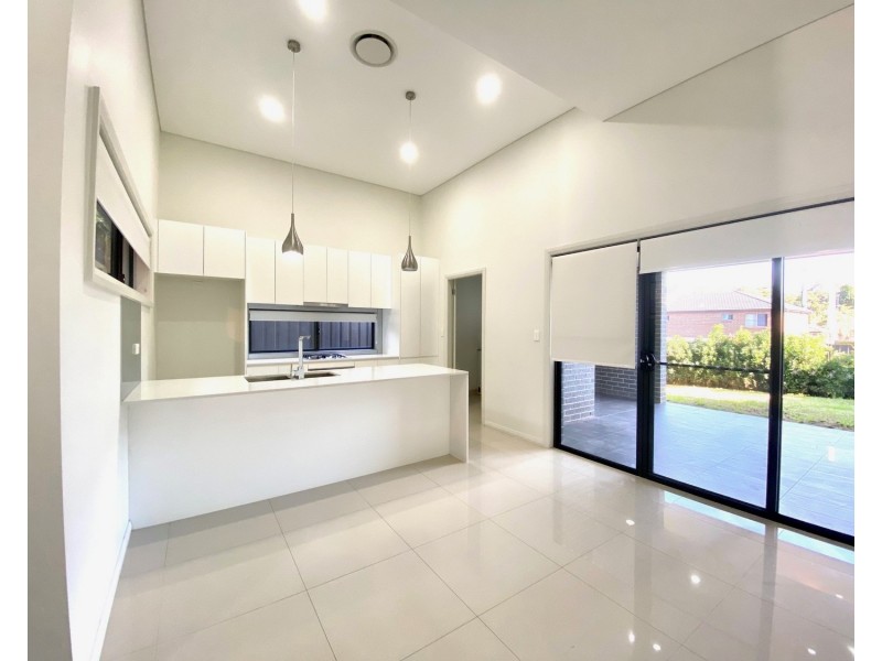 29 Sevenoaks Crescent, Bass Hill NSW 2197