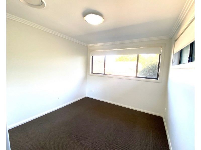 29 Sevenoaks Crescent, Bass Hill NSW 2197