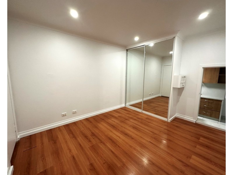 18 Como Road, Greenacre NSW 2190