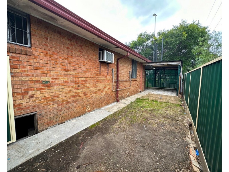 18 Como Road, Greenacre NSW 2190