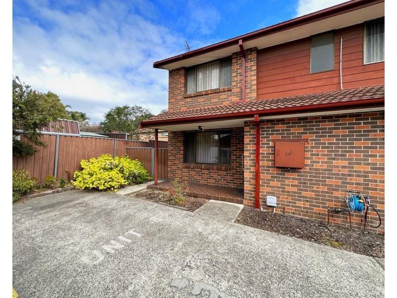 8/64 Chiswick Road, Greenacre NSW 2190