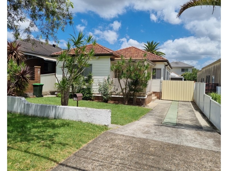10 Ada Street, Kingsgrove NSW 2208