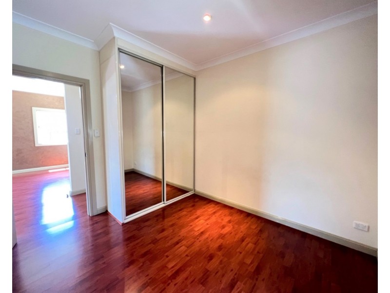 10 Ada Street, Kingsgrove NSW 2208