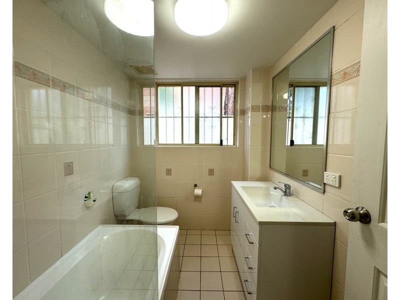 1/12-14 Dellwood Street, Bankstown NSW 2200