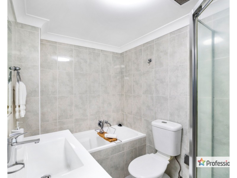 6/7 Cross Street, Bankstown NSW 2200