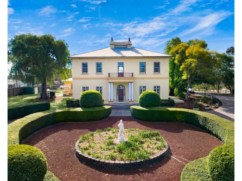 14 Horningsea Park Drive, Horningsea Park NSW 2171