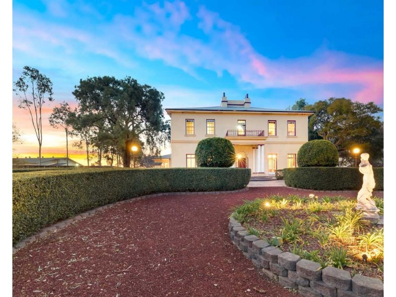 14 Horningsea Park Drive, Horningsea Park NSW 2171