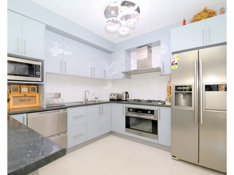 5/19 Balmoral Crescent, Georges Hall NSW 2198