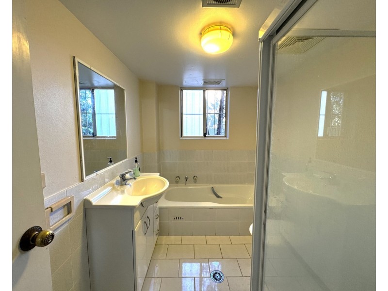2/113-115 Meredith Street, Bankstown NSW 2200