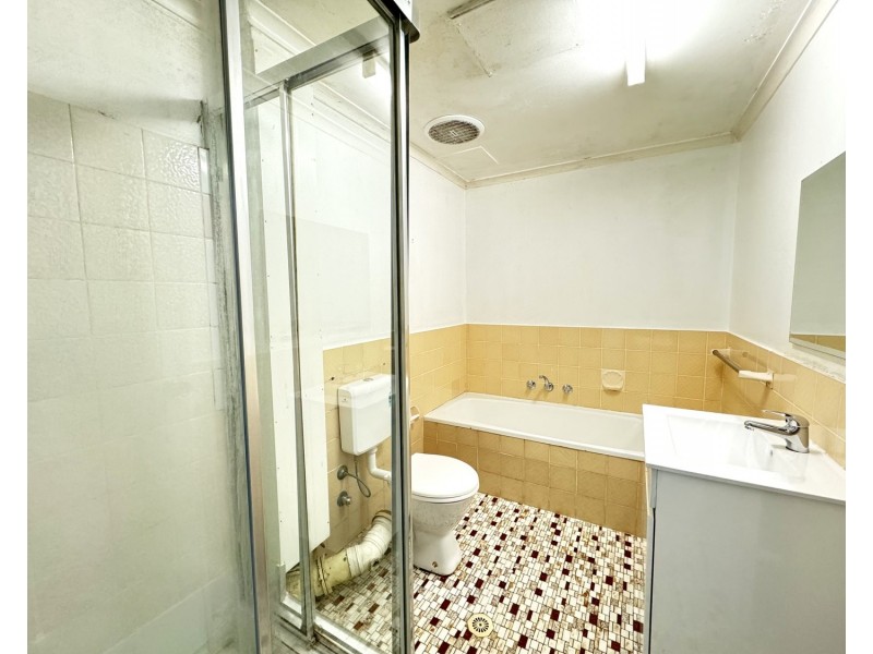 5/166 Greenacre Road, Bankstown NSW 2200