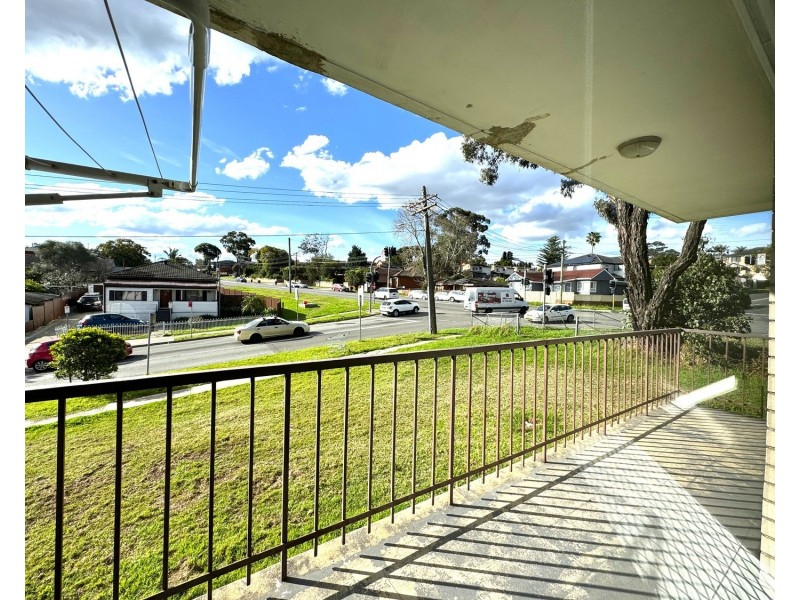 5/166 Greenacre Road, Bankstown NSW 2200