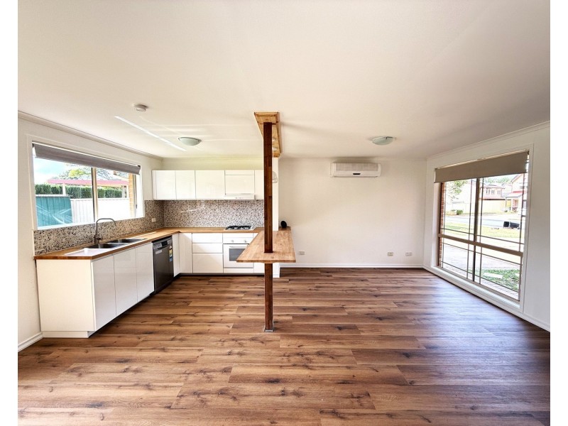 5 Ron Scott Circuit, Greenacre NSW 2190