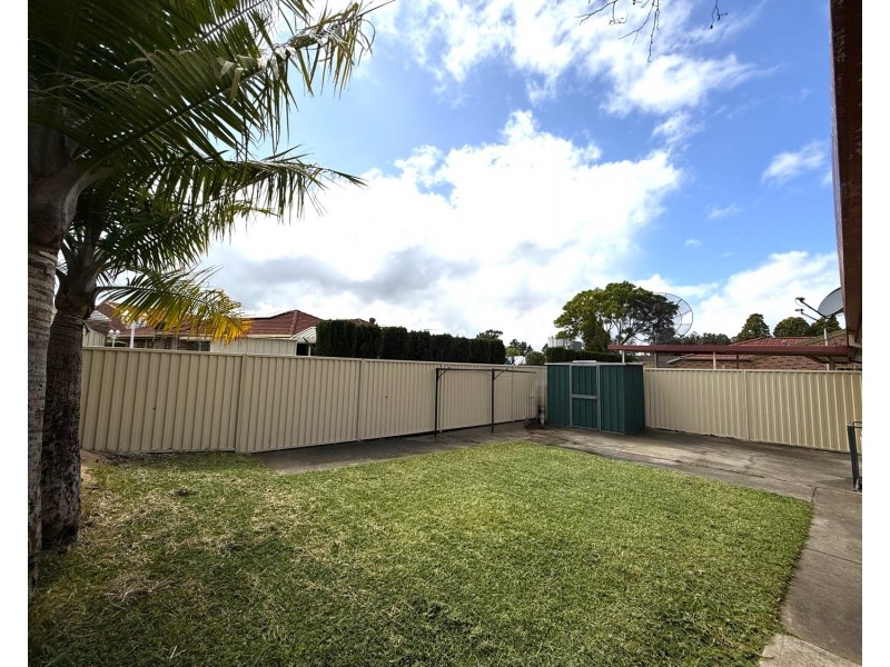 5 Ron Scott Circuit, Greenacre NSW 2190