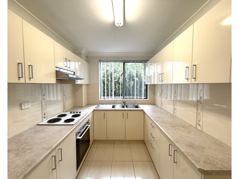 13/33-35 Sir Joseph Banks Street, Bankstown NSW 2200