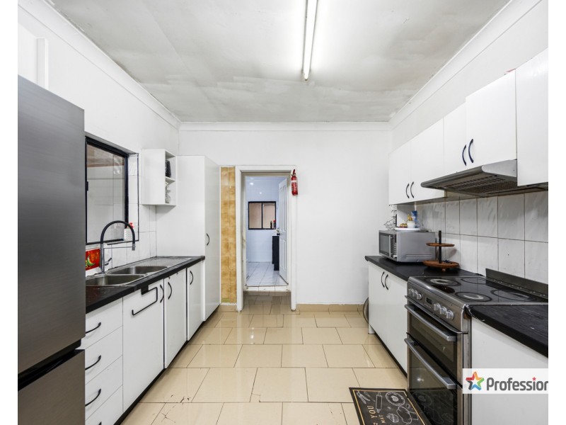 182 Chisholm Road, Auburn NSW 2144