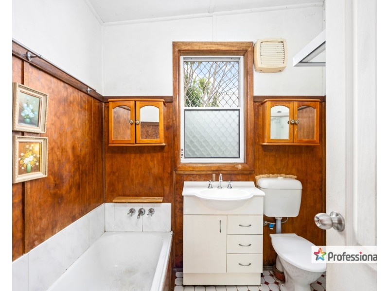 16 Market Street, Condell Park NSW 2200