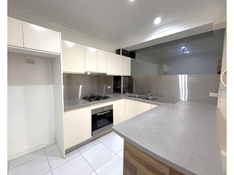 6/19 Balmoral Crescent, Georges Hall NSW 2198