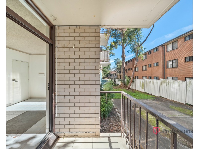 1/168 Greenacre Road, Bankstown NSW 2200