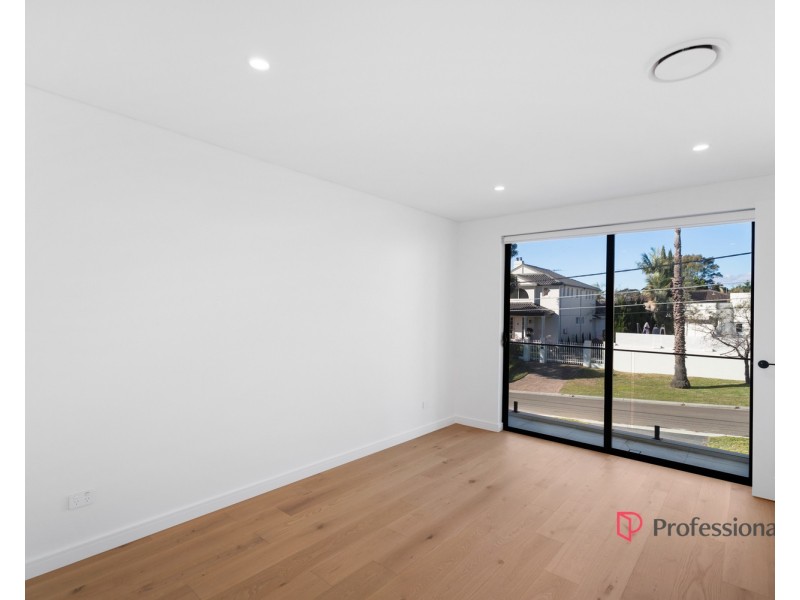 11 Venetia Street, Sylvania NSW 2224