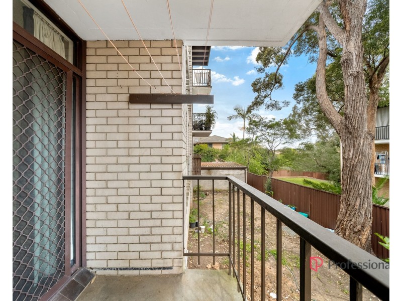 4/168 Greenacre Road, Bankstown NSW 2200