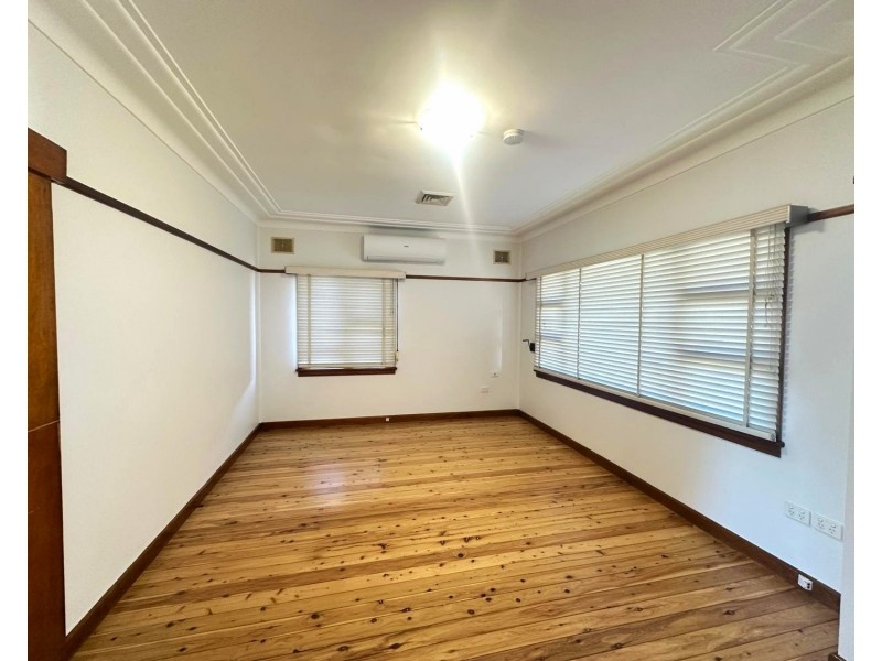 1  Mons Street, Condell Park NSW 2200