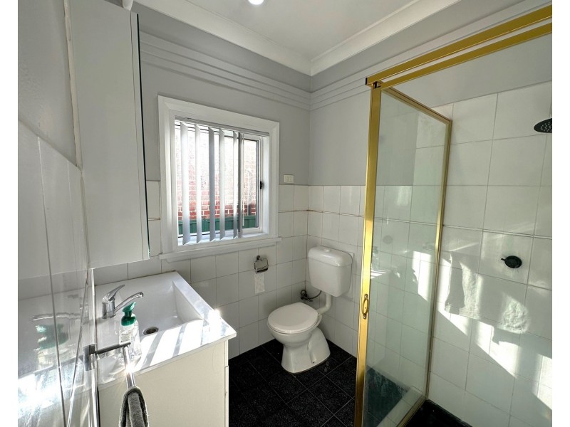 195 Hume Highway, Greenacre NSW 2190