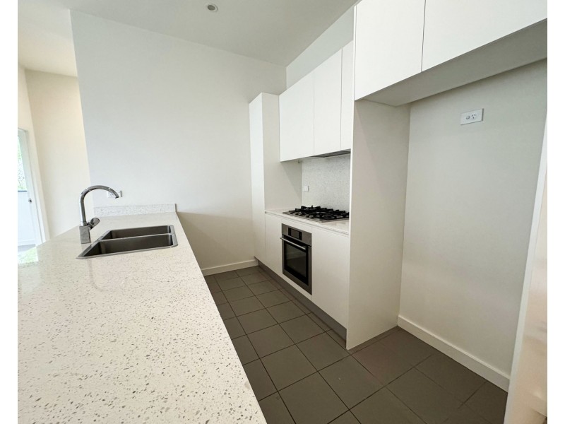 C404/2 Rowe Drive, Potts Hill NSW 2143