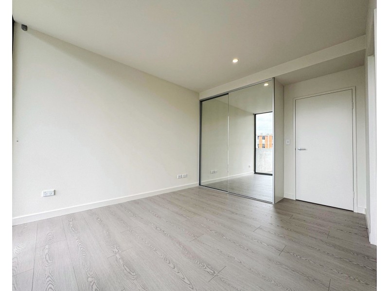 C404/2 Rowe Drive, Potts Hill NSW 2143