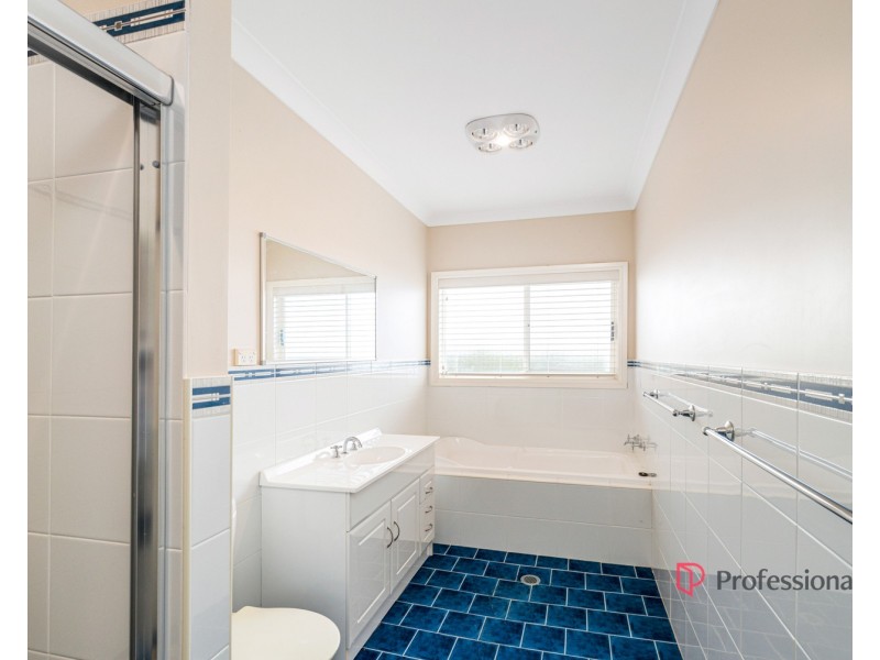 91 Daley Close, The Oaks NSW 2570