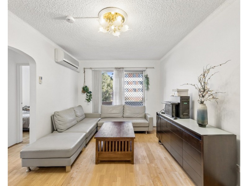 1/8 Drummond Street, Warwick Farm NSW 2170