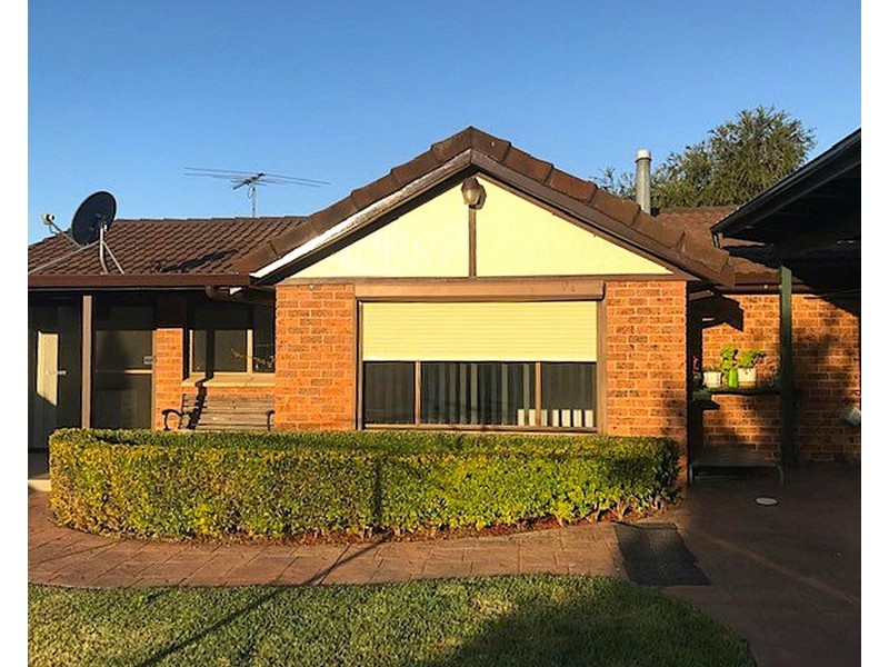 Flat 2 Bellevue Avenue, Georges Hall NSW 2198