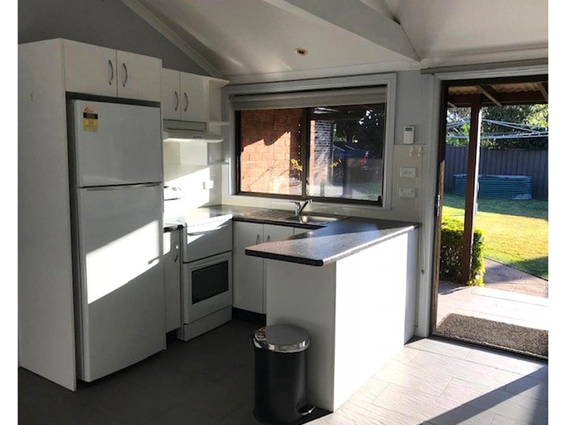 Flat 2 Bellevue Avenue, Georges Hall NSW 2198