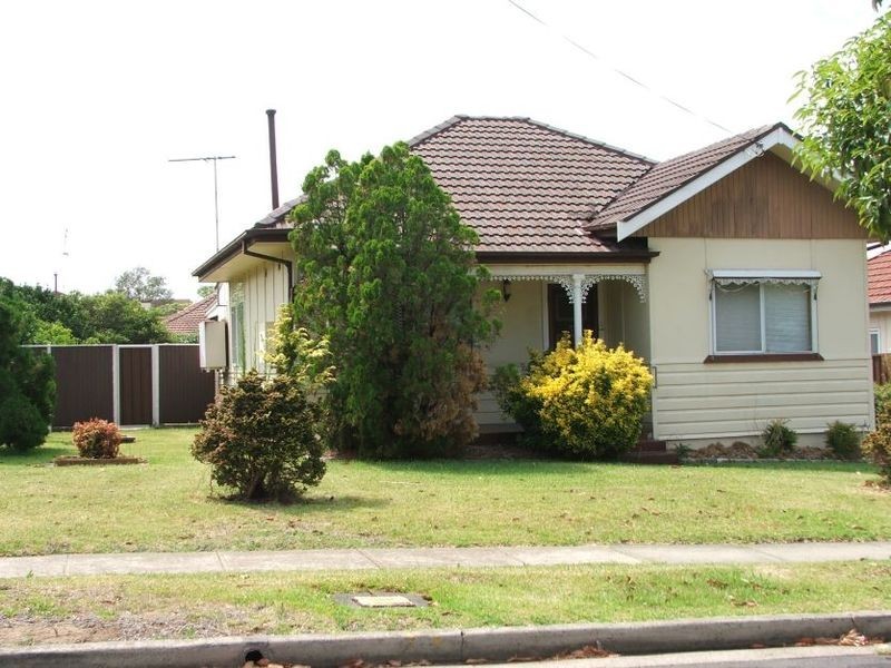 31 Reynolds Avenue, Bankstown NSW 2200