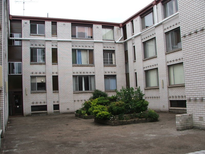 8/166 Greenacre Road, Bankstown NSW 2200