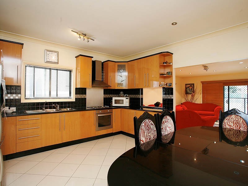 9 Omega Place, Greenacre NSW 2190