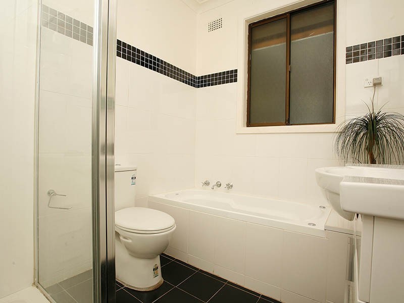 9 Omega Place, Greenacre NSW 2190