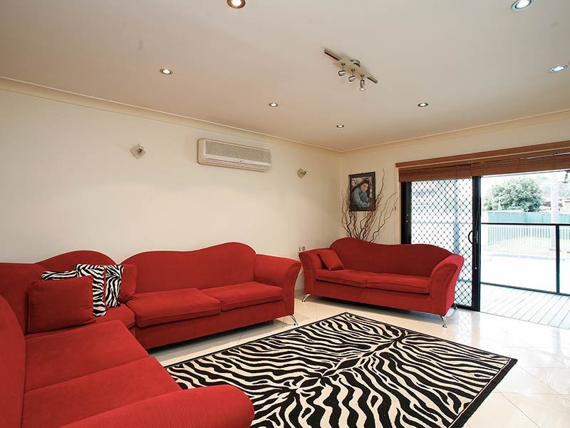 9 Omega Place, Greenacre NSW 2190