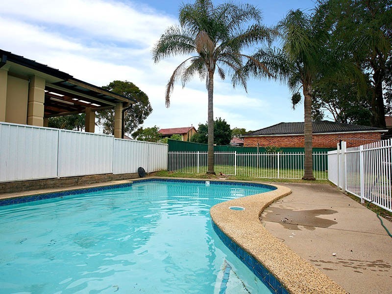 9 Omega Place, Greenacre NSW 2190
