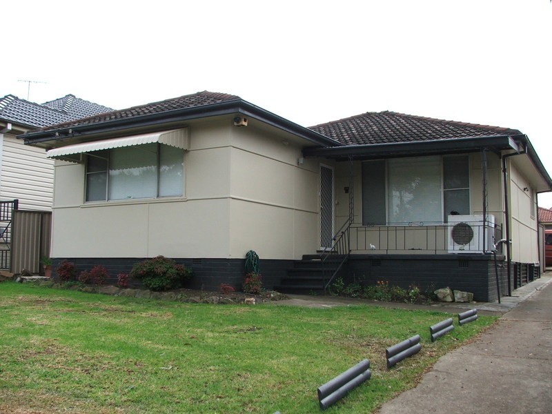 136 Rawson Road, Greenacre NSW 2190