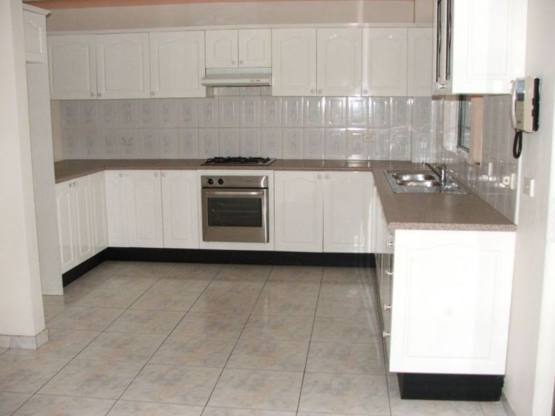 1/9 Cairds Avenue, Bankstown NSW 2200