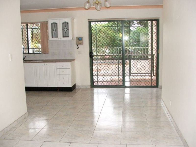 1/9 Cairds Avenue, Bankstown NSW 2200