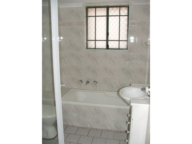 1/9 Cairds Avenue, Bankstown NSW 2200