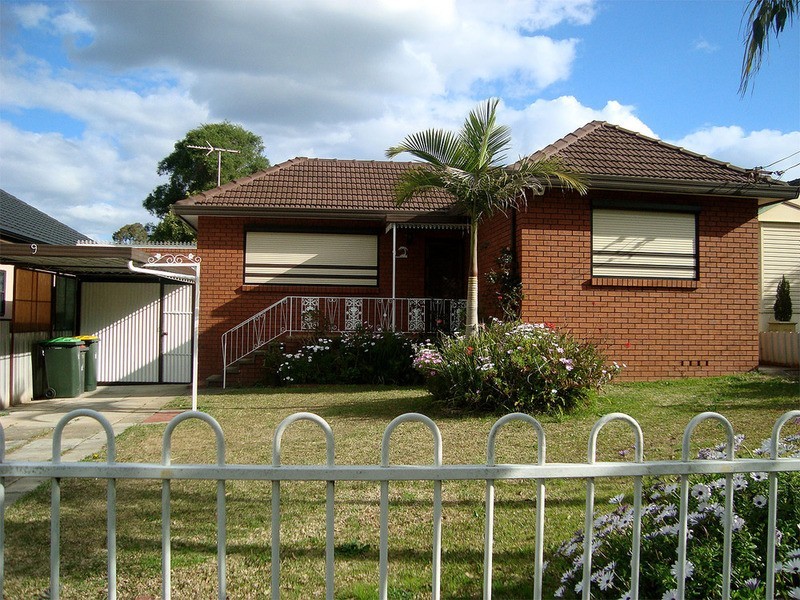 9 Bulwarra Avenue, Sefton NSW 2162