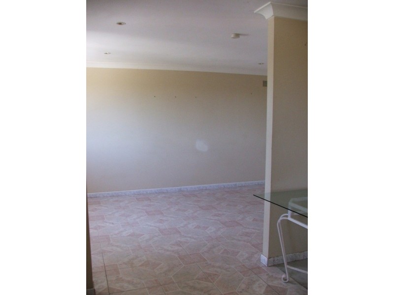 17 Cumberland Avenue, Georges Hall NSW 2198