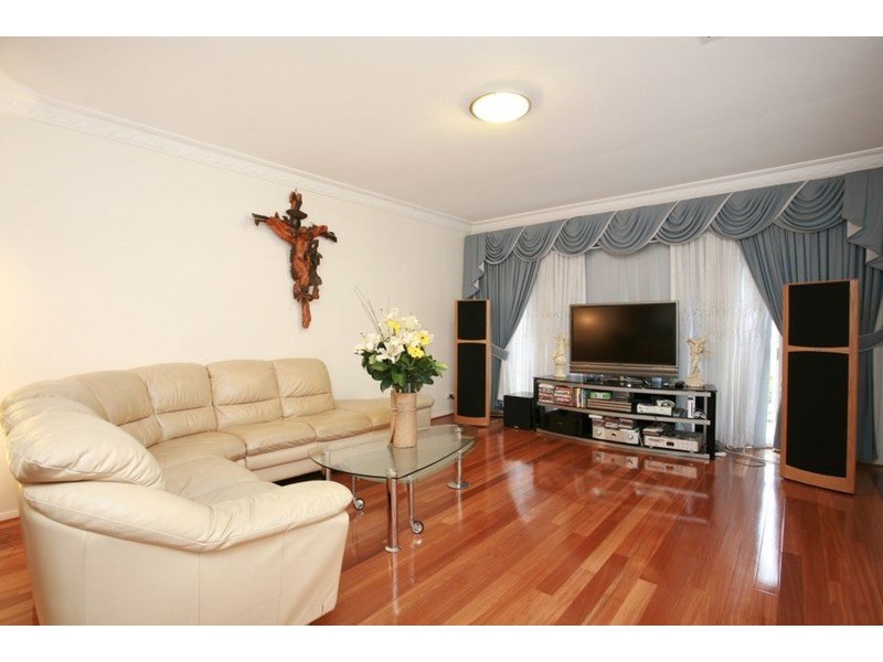 10 Keswick Street, Georges Hall NSW 2198