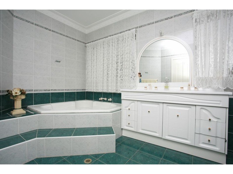 10 Keswick Street, Georges Hall NSW 2198